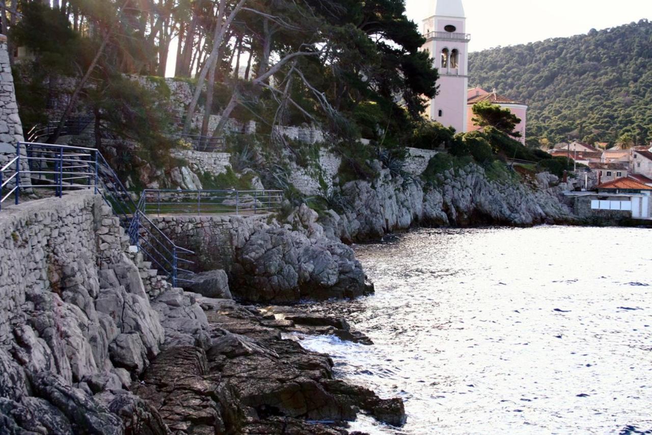 Apartments By The Sea Veli Losinj, Losinj - 19196 エクステリア 写真